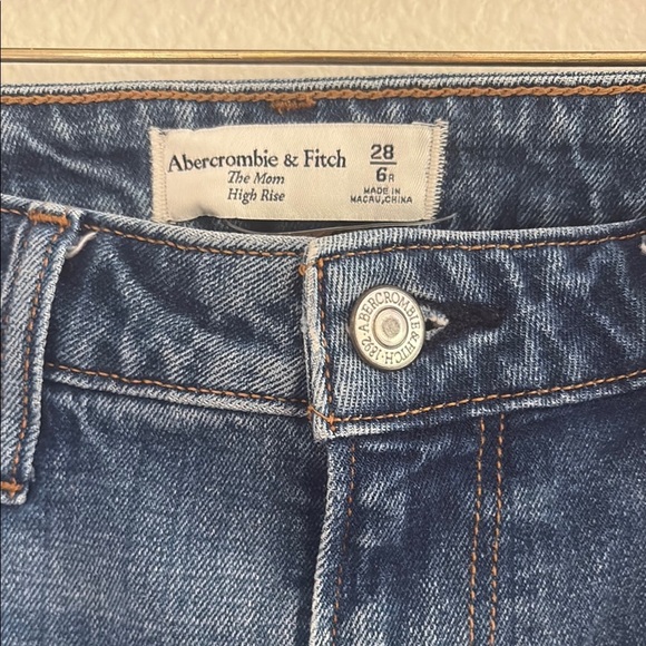 Abercrombie & Fitch The Mom High Rise - Picture 3 of 5